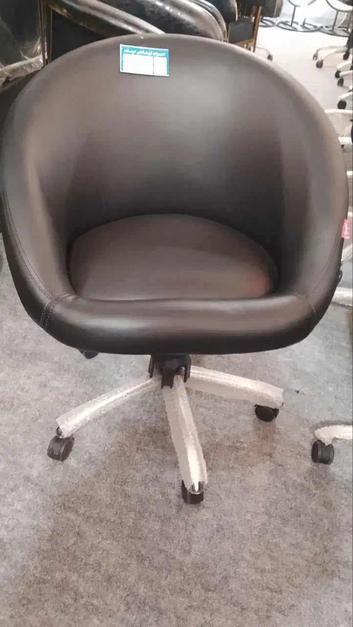 صندلی کپ رنگ لایت|آرایشگاه و سالنهای زیبایی|یزد, |دیوار