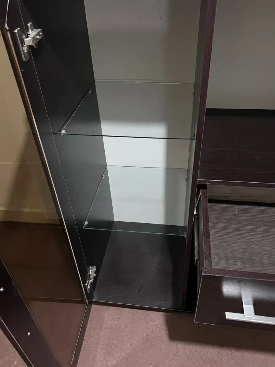 کمد چوبی با درب شیشه ای|جاکفشی، کمد، دراور|شاهین‌شهر, مخابرات (شهید بهشتی)|دیوار