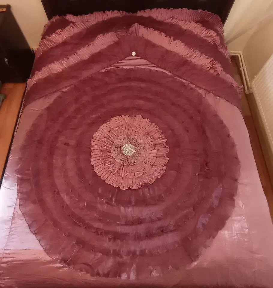 فروش رو تختی 2 نفره به همراه چهار روبالشی|سرویس روتختی|تبریز, |دیوار