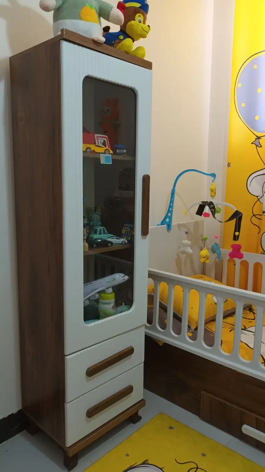 تخت و کمد بچه نو|تخت و صندلی بچه|ساوه, |دیوار