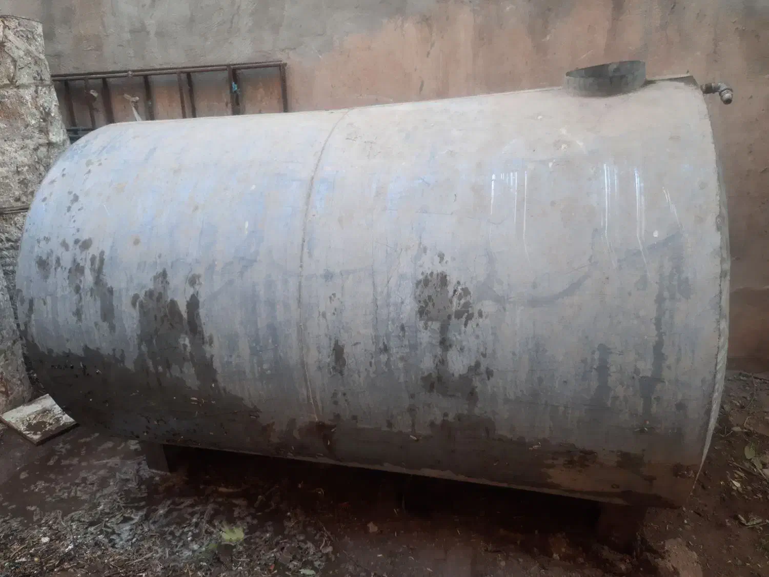 تانکر گالوانیزه ۳۰۰۰ و ۲۰۰۰ لیتری|مصالح و تجهیزات ساختمان|بومهن, |دیوار