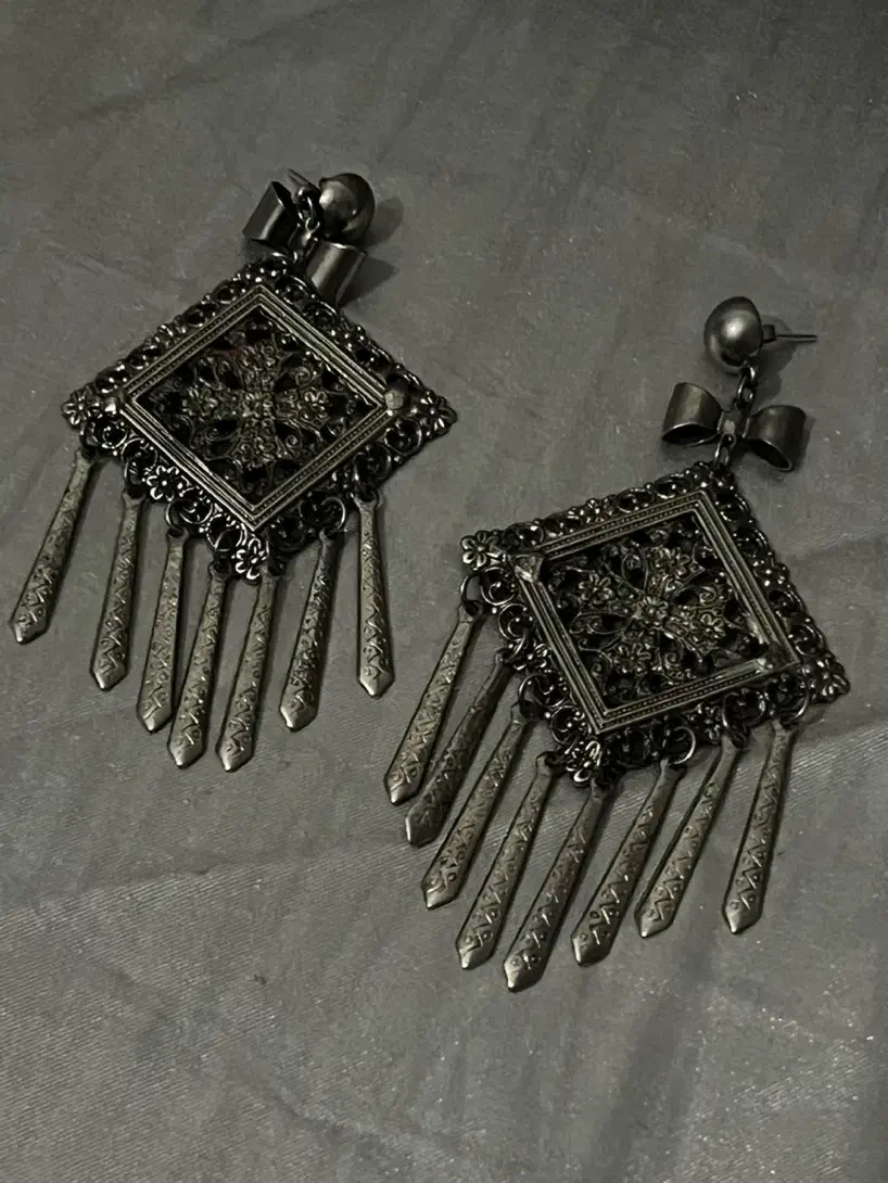 یک جفت گوشواره انتیک قدمت۷۰سال|کلکسیون اشیاء عتیقه|مشهد, احمدآباد|دیوار