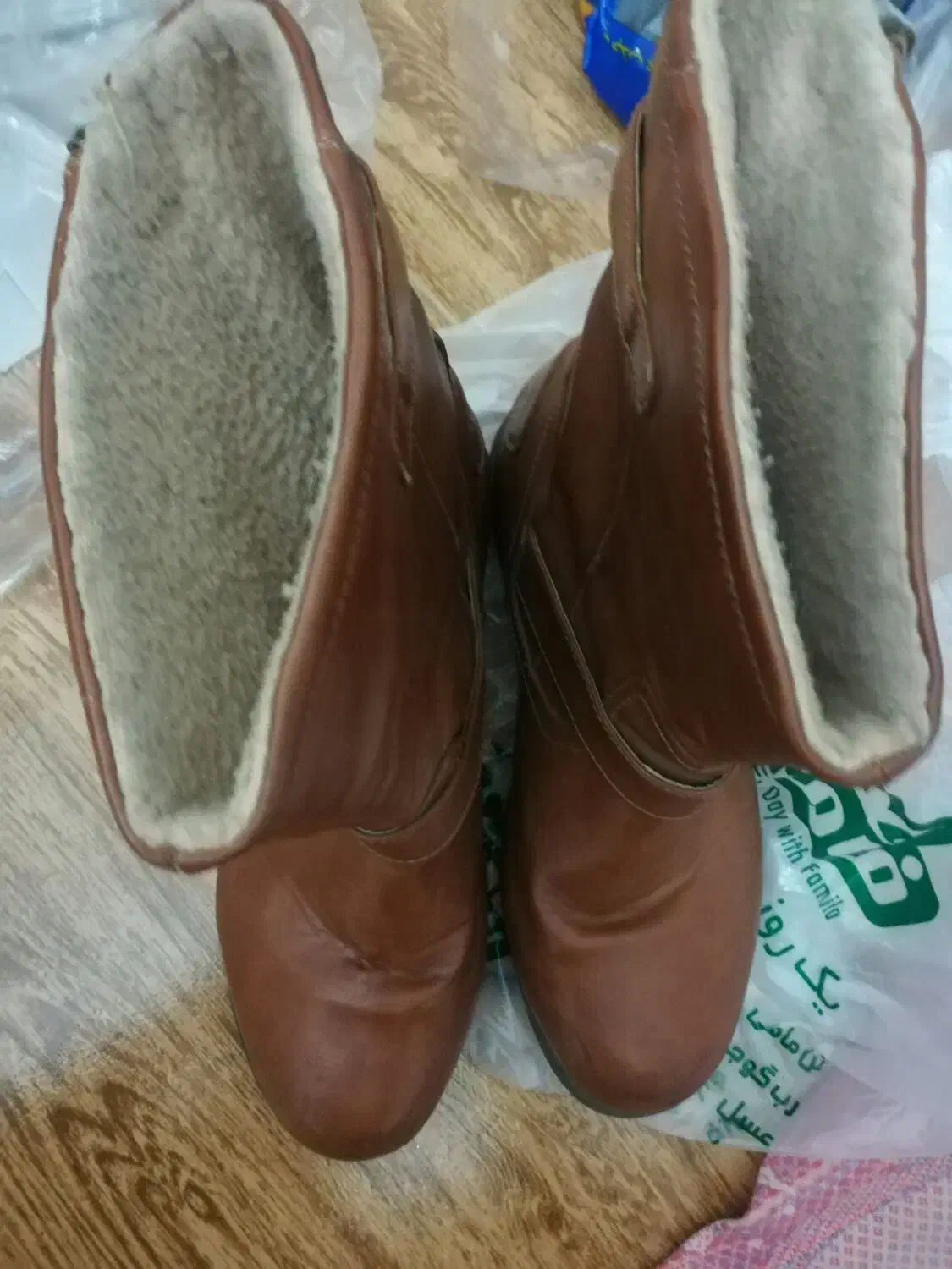 بوت قهوه ای عسلی و بوت مشکی نو|کیف، کفش، کمربند|کرج, حصارک بالا|دیوار