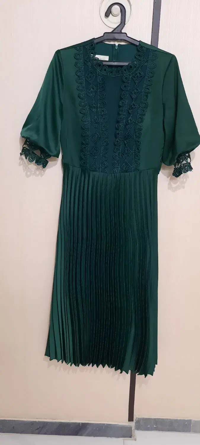 لباس مجلسی|لباس|قدس, شهر‌قدس|دیوار