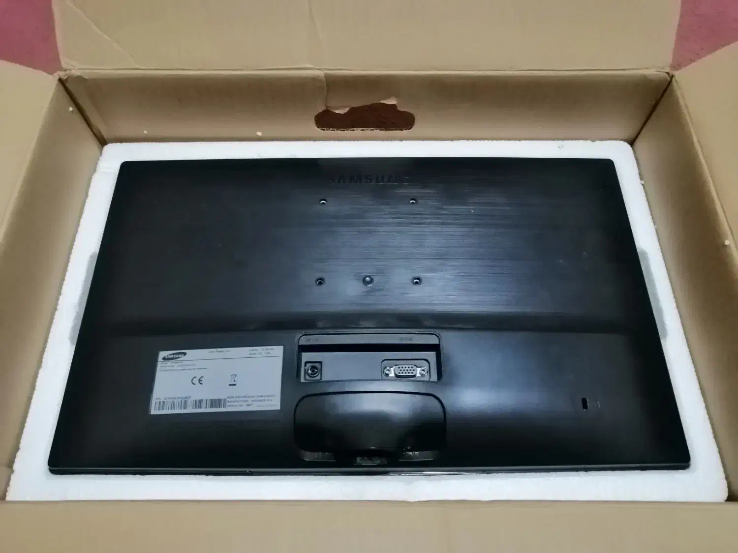 مانیتور سامسونگ مدلS19D300|قطعات و لوازم جانبی رایانه|شیراز, شهرک مهدیه|دیوار