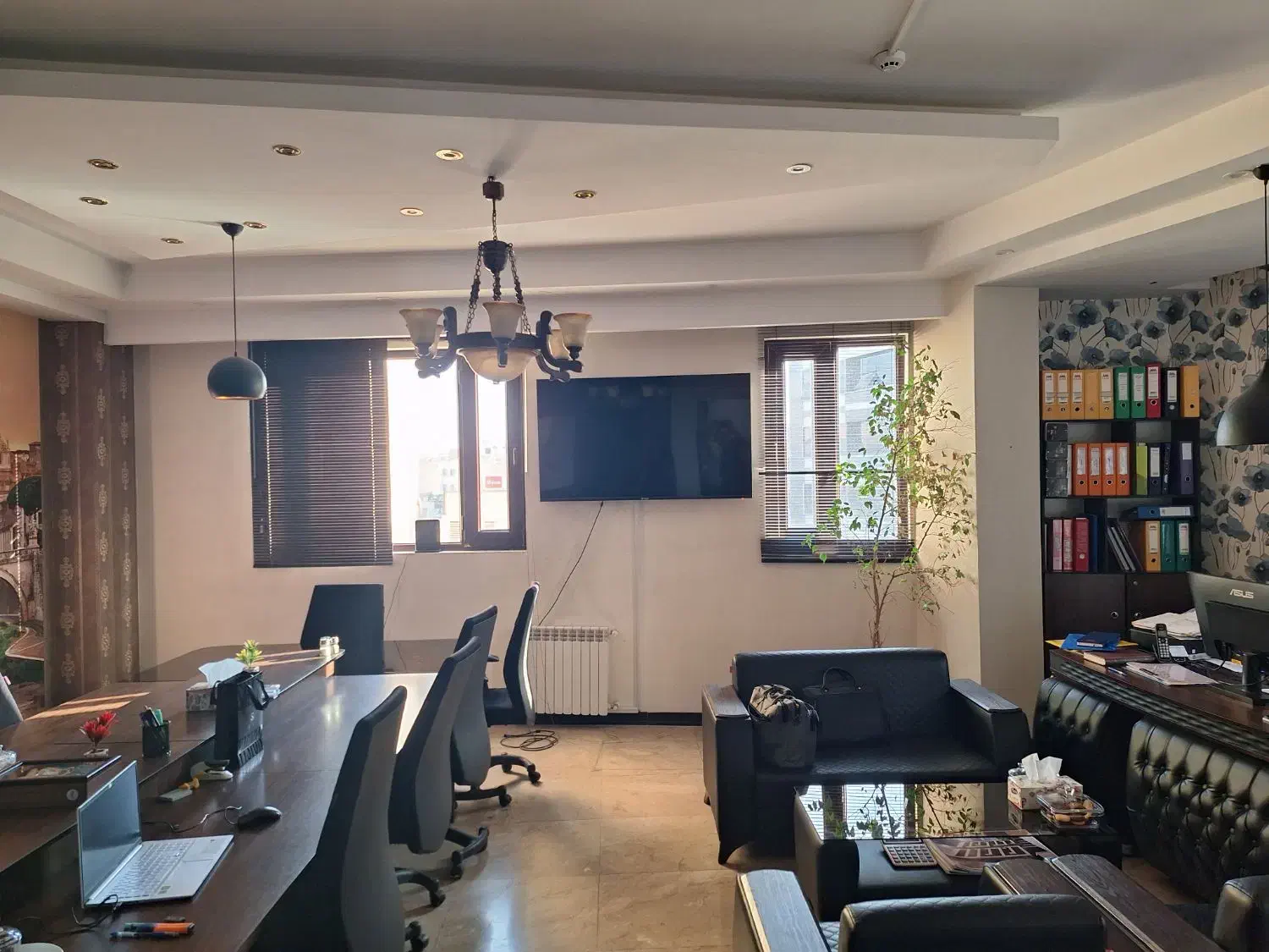 مستغلات دربستی۳۷۰متر بنا/۳طبقه/با پارکینگ و حیاط|اجارهٔ خانه و ویلا|تهران, جنت‌آباد مرکزی|دیوار