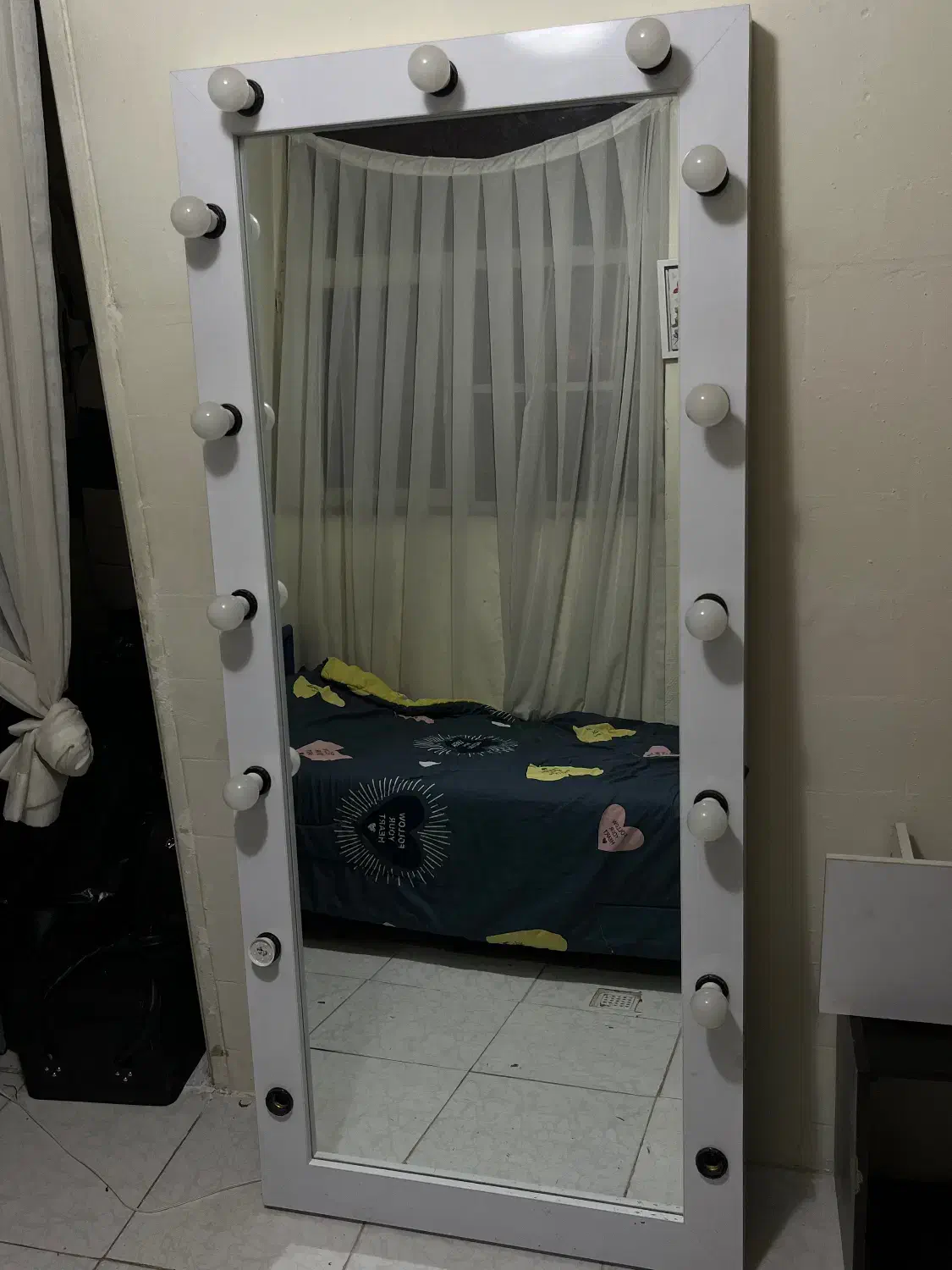 ایینه|آینه|شیراز, زرهی|دیوار