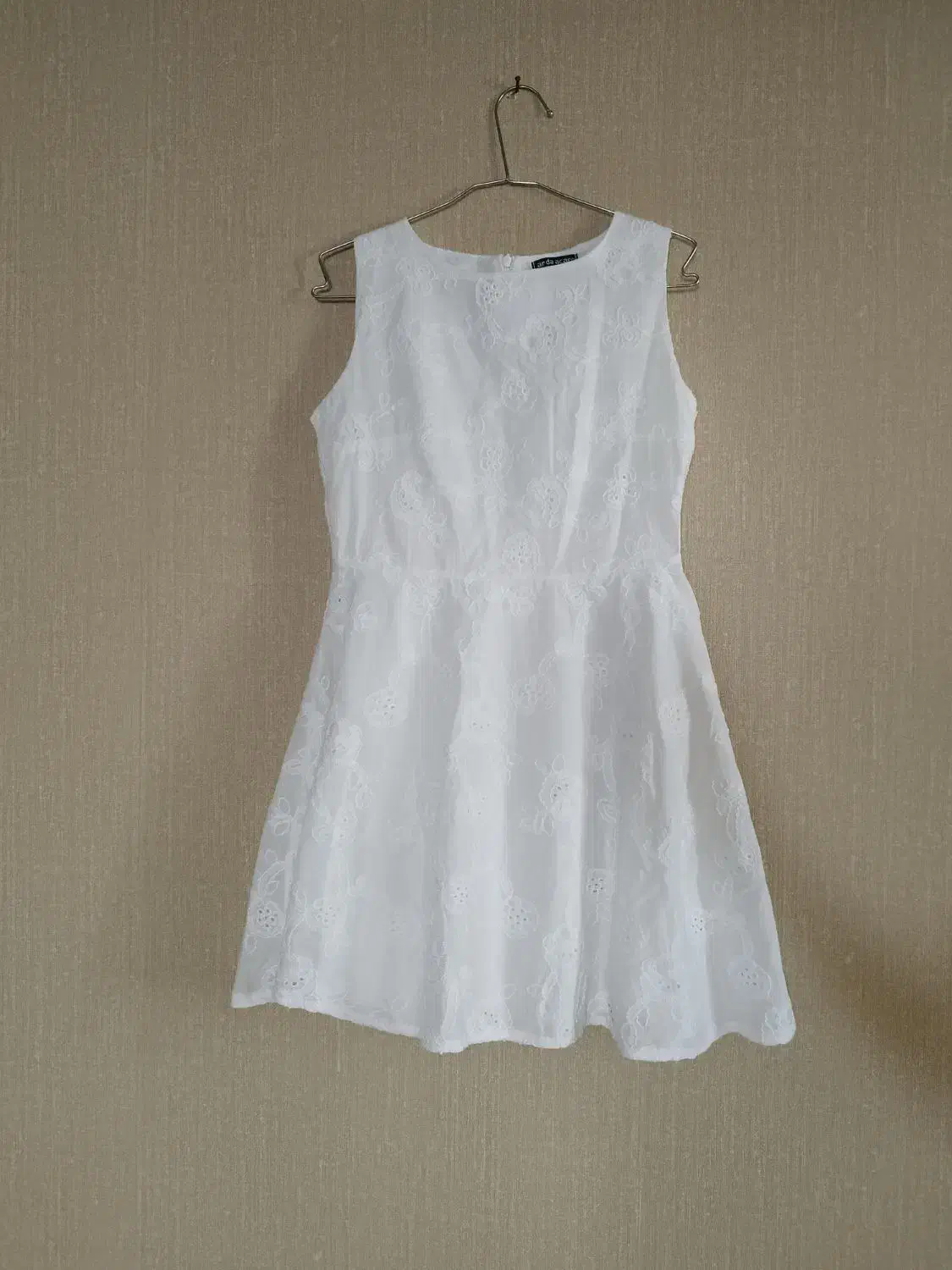 Turkey نو نو|لباس|میانه, |دیوار