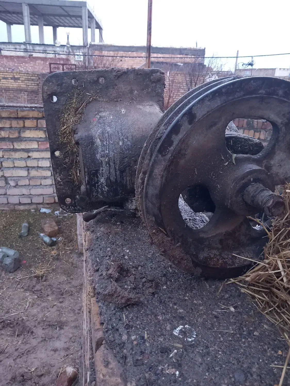 یک عدد اشف در حد نوکم کار مخصوص برای گشیدن اب چاه|قطعات یدکی و لوازم جانبی|سراب, |دیوار