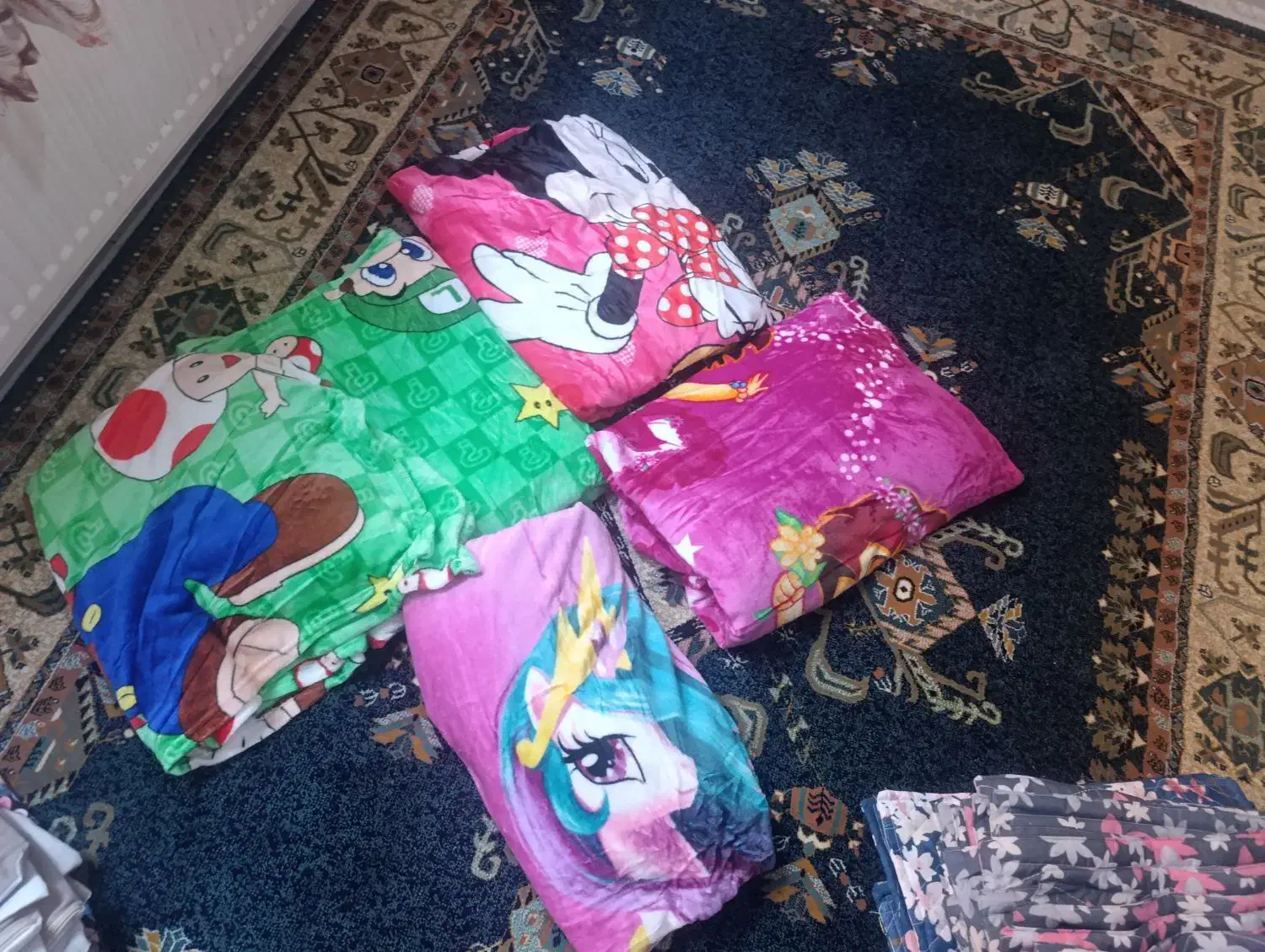 روبالشتی پورشه،نخی ترک،پتو نوجوان،کلاه حمام،|رختخواب، بالش، پتو|پرند, فاز ۵|دیوار