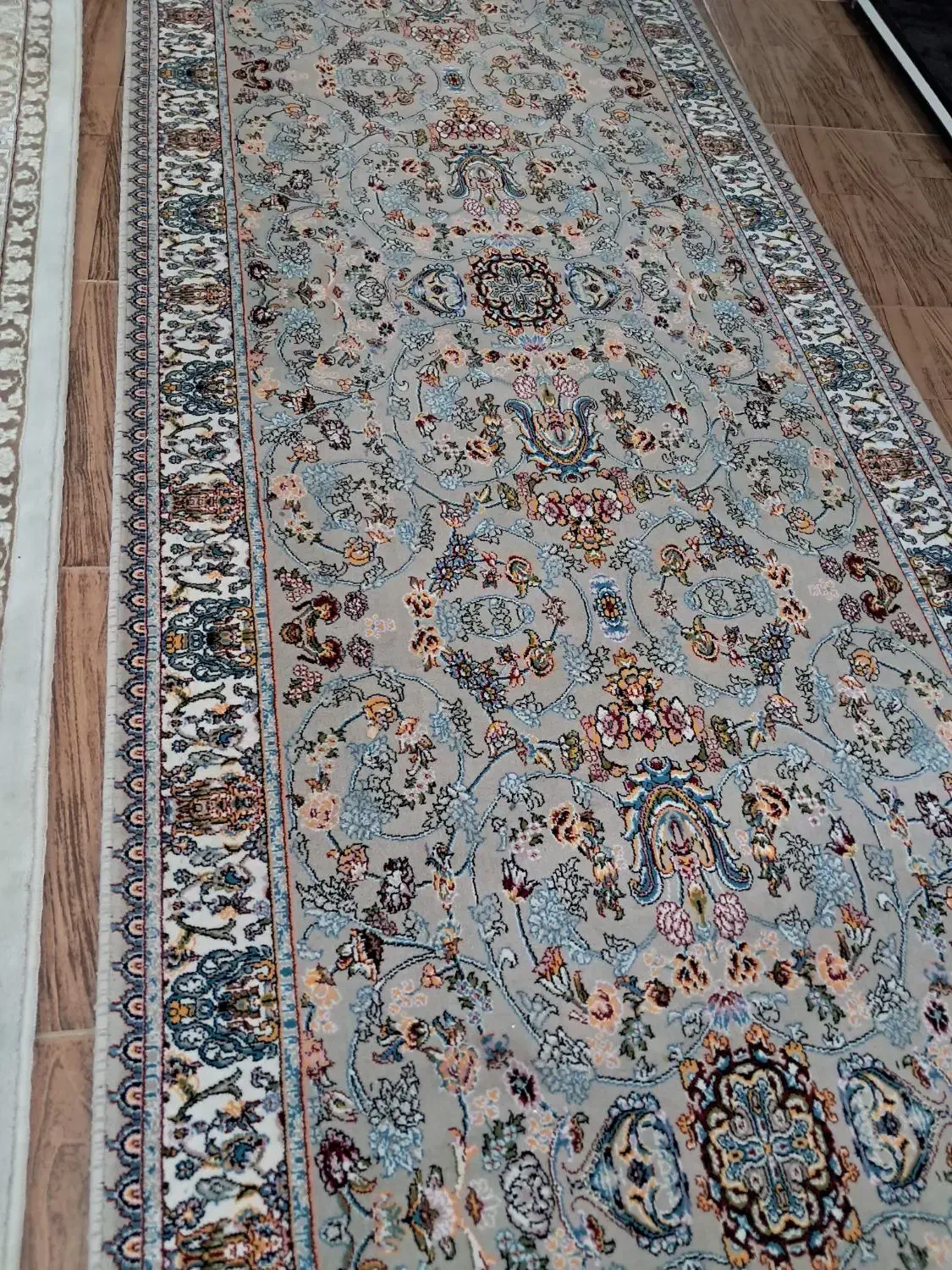 فرش کناره ۵۰۰شانه یکمتردر۳متر|فرش|رشت, جانبازان|دیوار