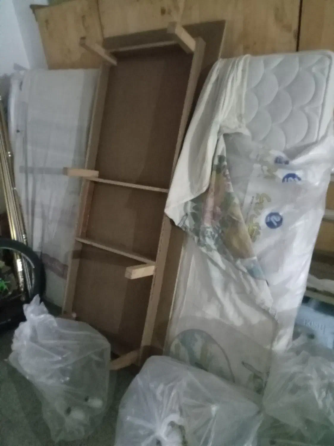 تشک ۲نفره زیرتختی و۳لوستر ۶شاخه|تشک تختخواب|اردبیل, |دیوار