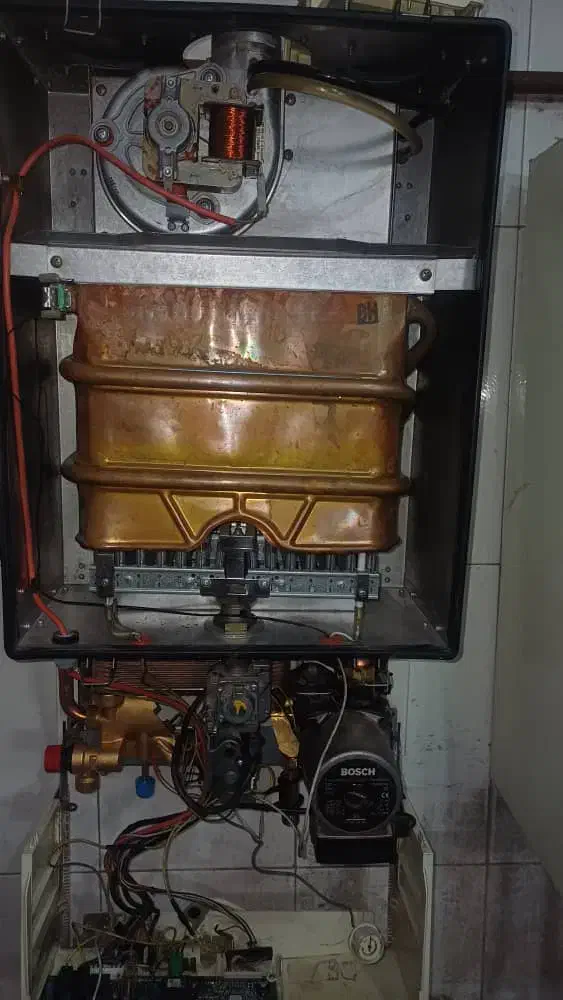 تعمیر و سرویس انواع آبگرمکن دیواری|خدمات پیشه و مهارت|تبریز, |دیوار