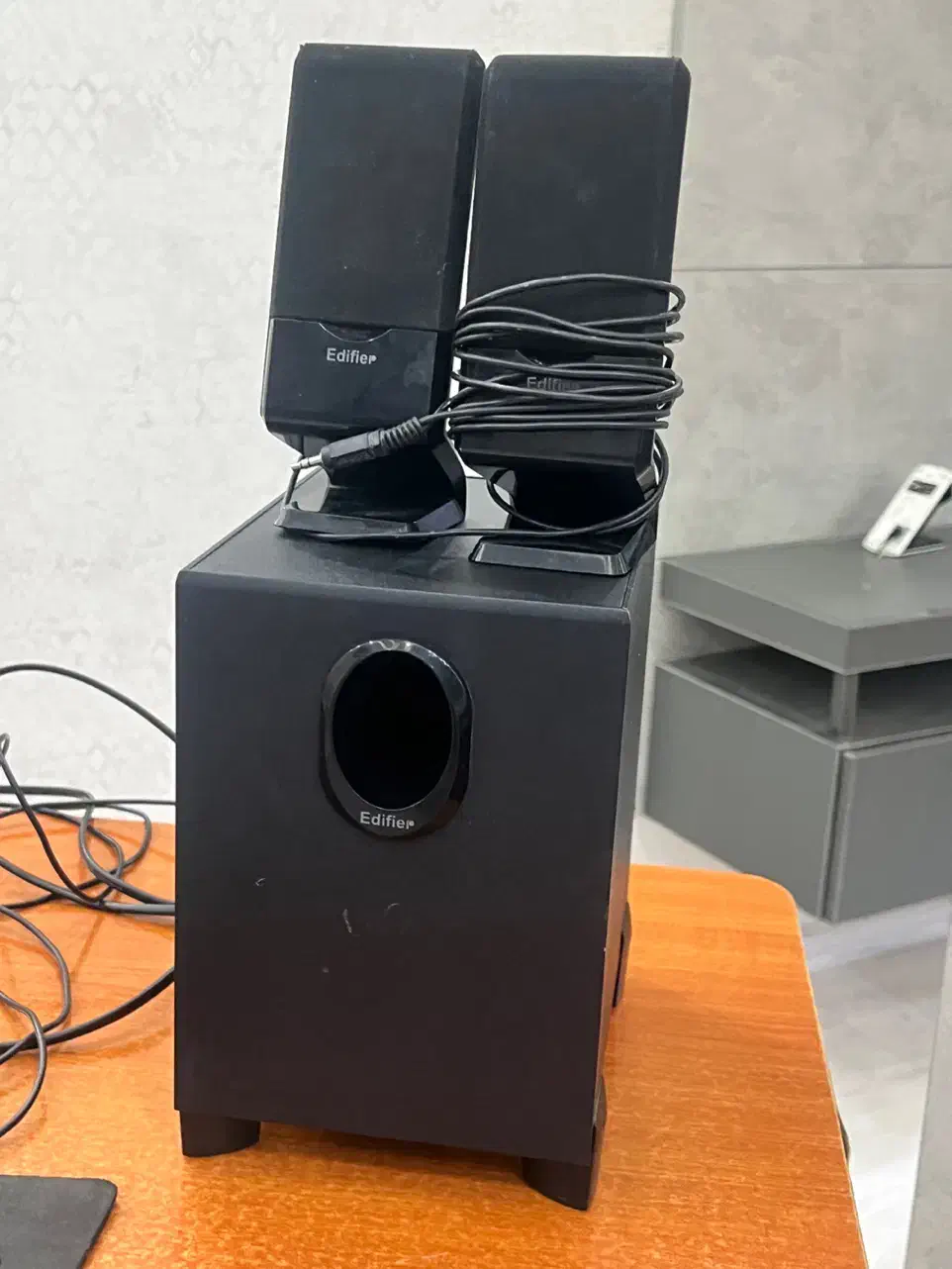 کامپیوتر|رایانه رومیزی|شیراز, فرهنگ شهر|دیوار