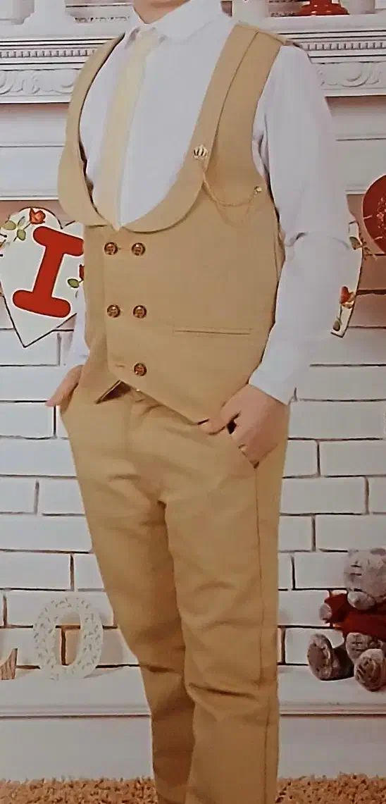 لباس جلیقه شلوار شومیز کراوات|لباس|رشت, یخسازی|دیوار