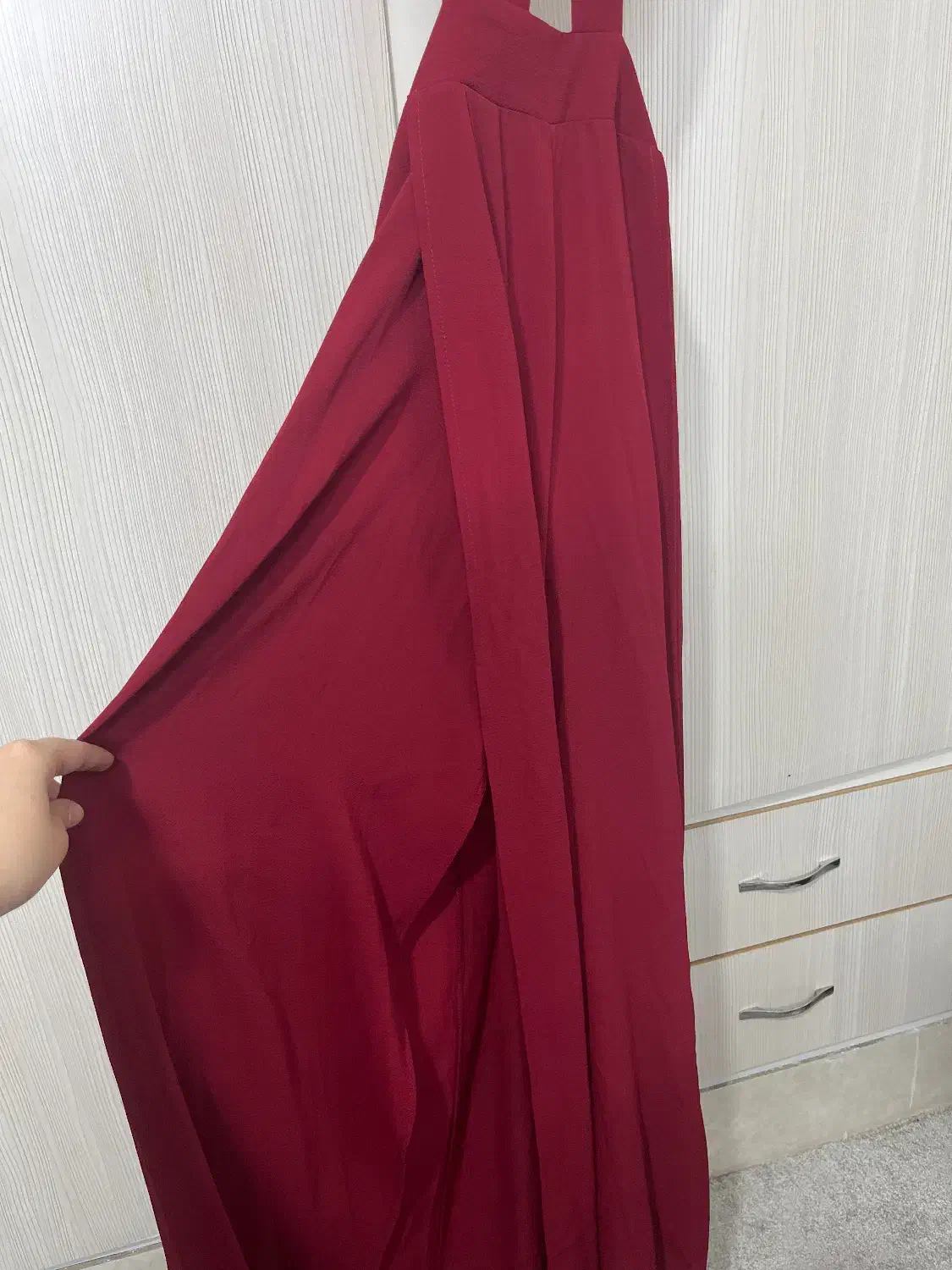 اورال مجلسی|لباس|قنوات, |دیوار