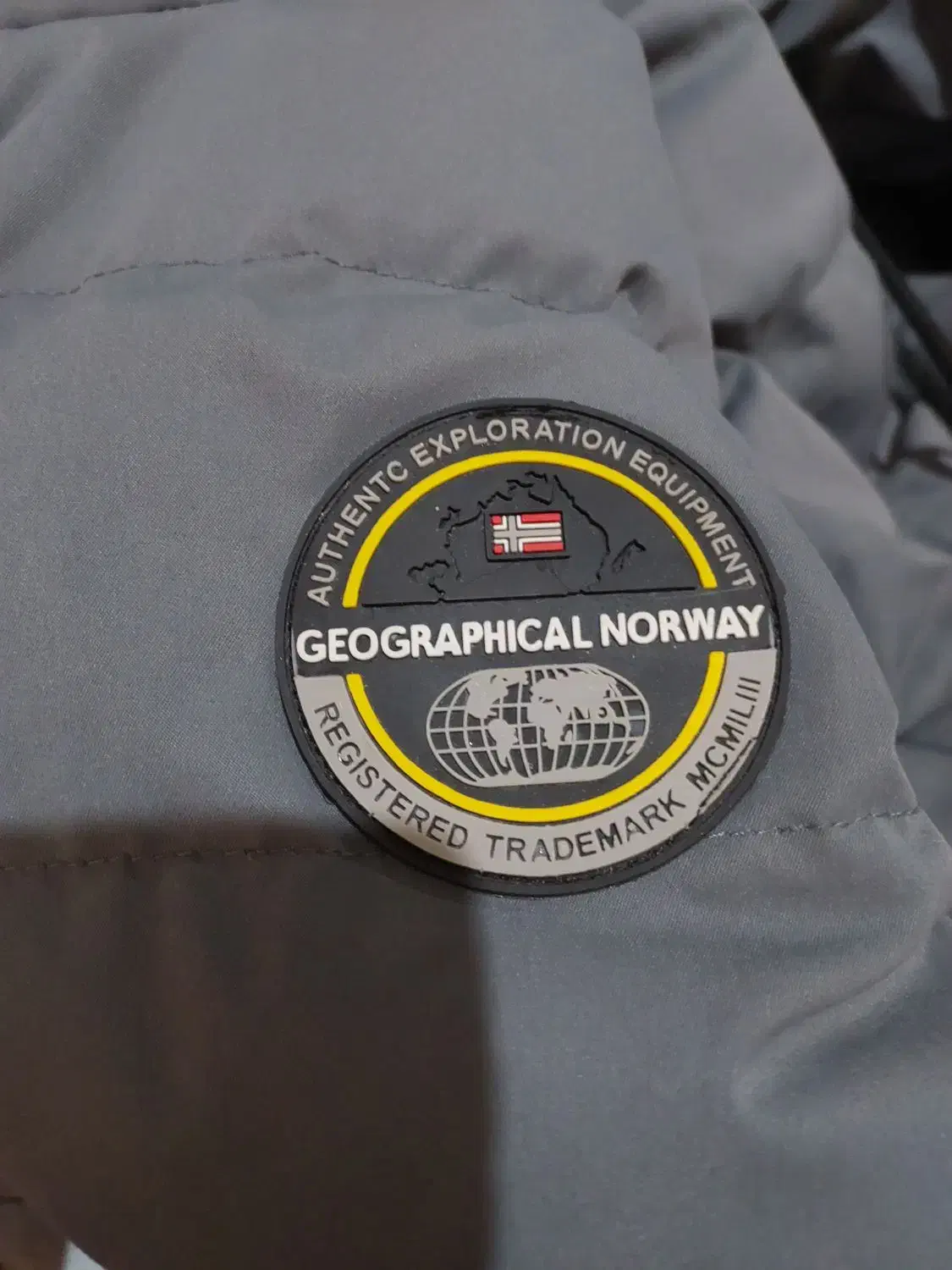 کاپشن نروژ رنگ طوسی (دو رو ) کاملا نو|لباس|تهران, امیریه|دیوار