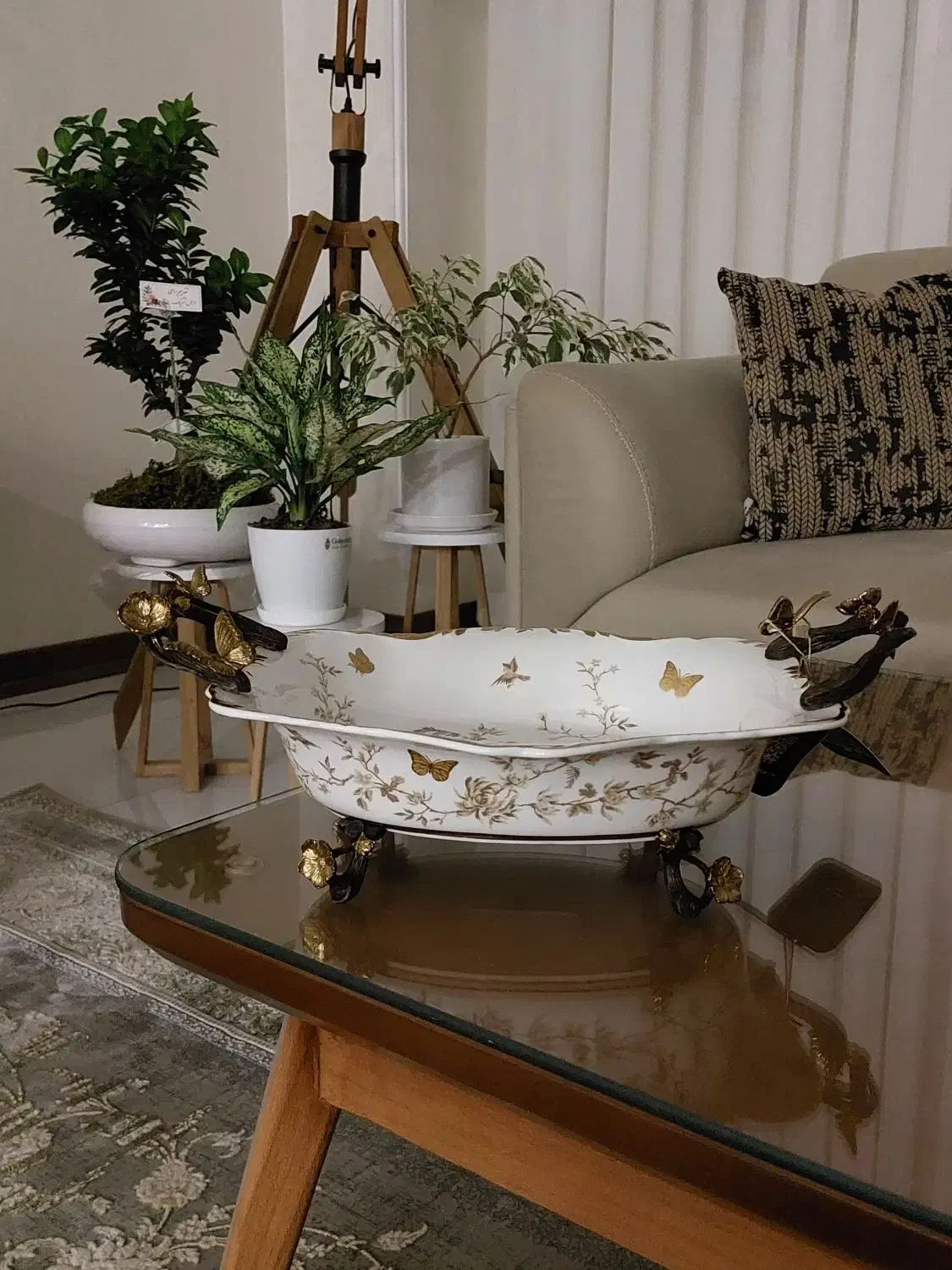 طرف پایه دار نو|ظروف سرو و پذیرایی|تهران, هوانیروز|دیوار