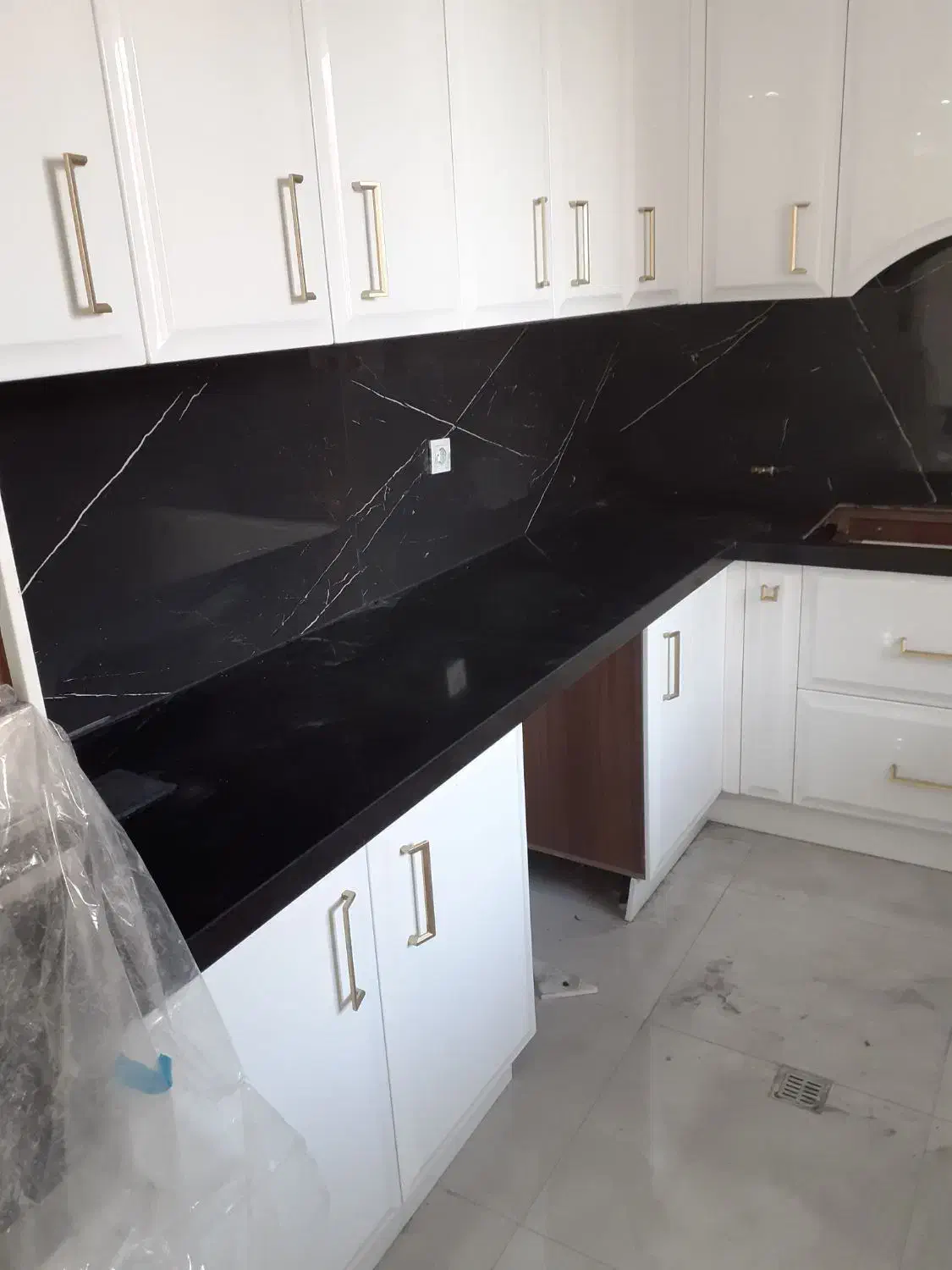 کاشی کار،کاشی کاری،سرامیک کاری،و موزایک کاری|خدمات پیشه و مهارت|تهران, فلسطین (میدان انقلاب)|دیوار