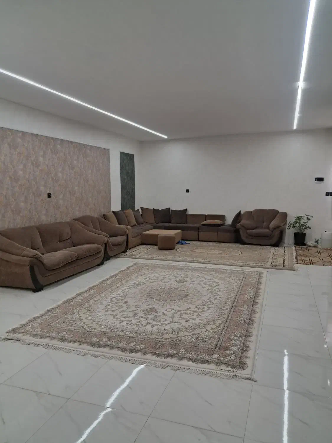 ویلا ۴۰۰ متری اجاره ای|اجارهٔ کوتاه‌مدت ویلا و باغ|فلاورجان, |دیوار