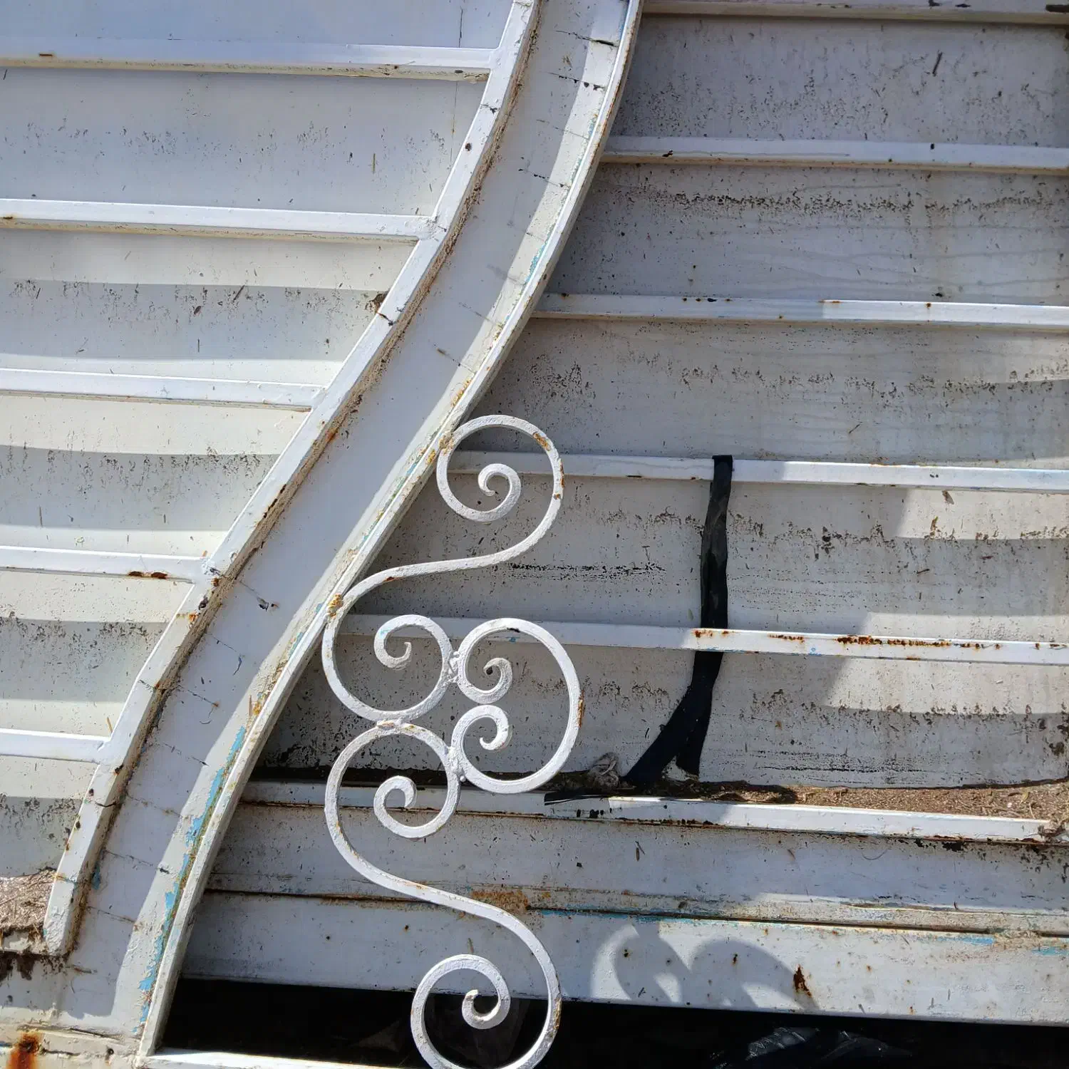 در حیات ماشین رو 2.5 در 3 حدود 320 کیلو وزن|مصالح و تجهیزات ساختمان|گل تپه, |دیوار