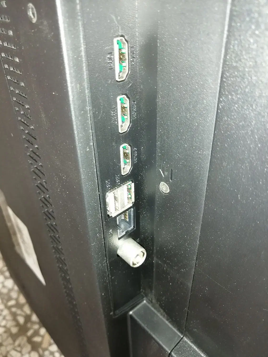 تلویزیون دوو نیازمند تعمیر صفحه شکسته|تلویزیون و پروژکتور|قائمشهر, |دیوار