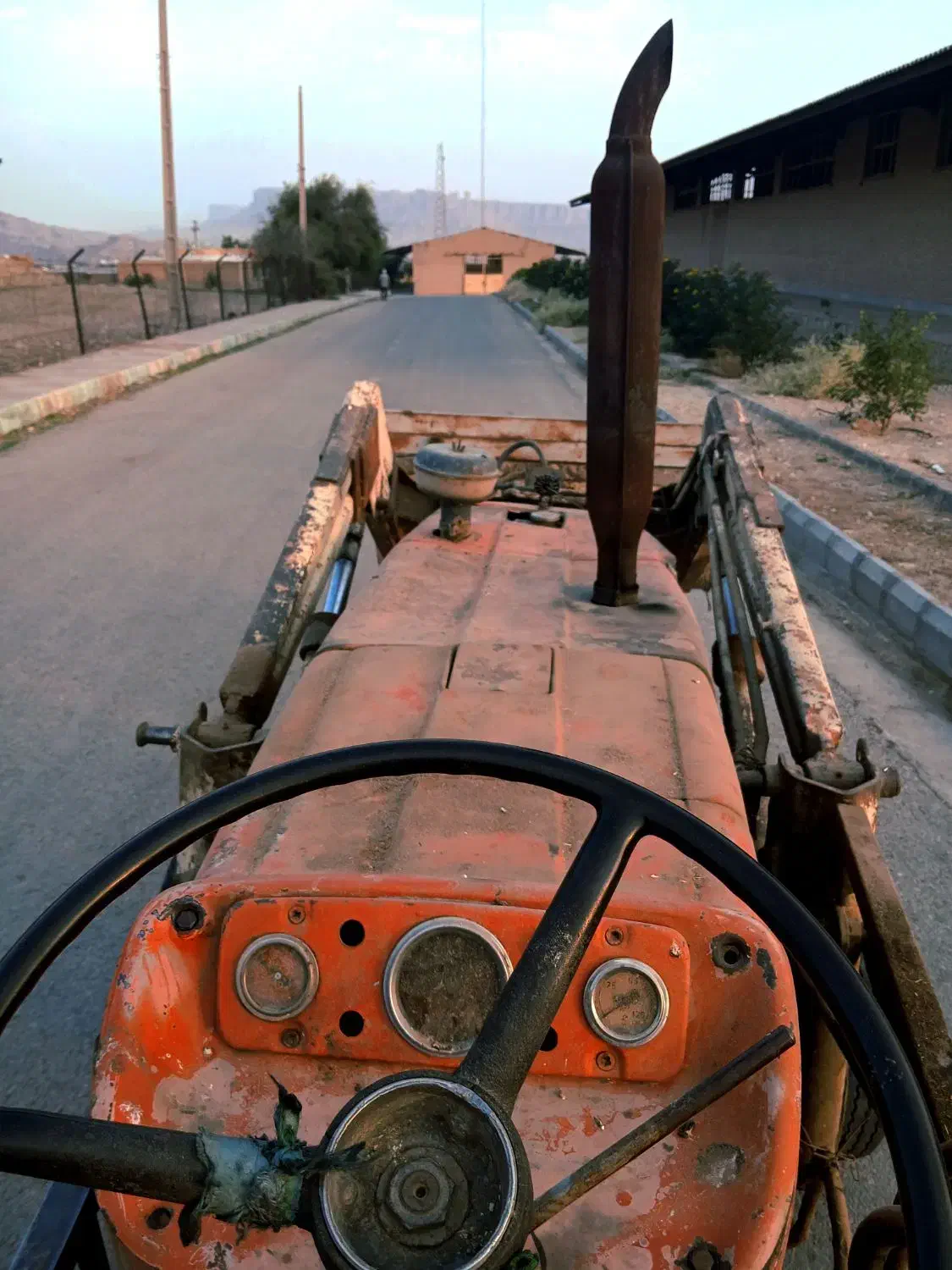 تراکتور رومانی بیل دار|خودرو سنگین|اندیمشک, |دیوار