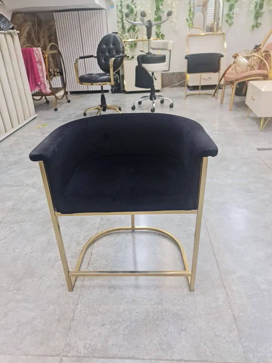 فروش تعدادی از لوازم سالن زیبایی|آرایشگاه و سالن‌های زیبایی|دورود, |دیوار