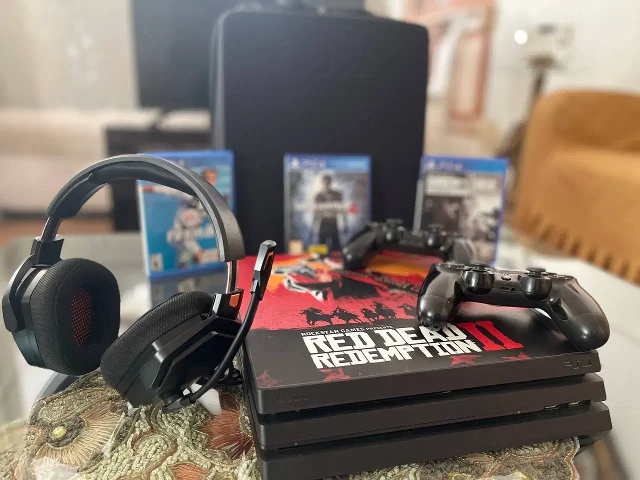 فروش ps4 pro 1tb ریجن2 دو دسته اکانتی|کنسول، بازی ویدئویی و آنلاین|خوی, |دیوار