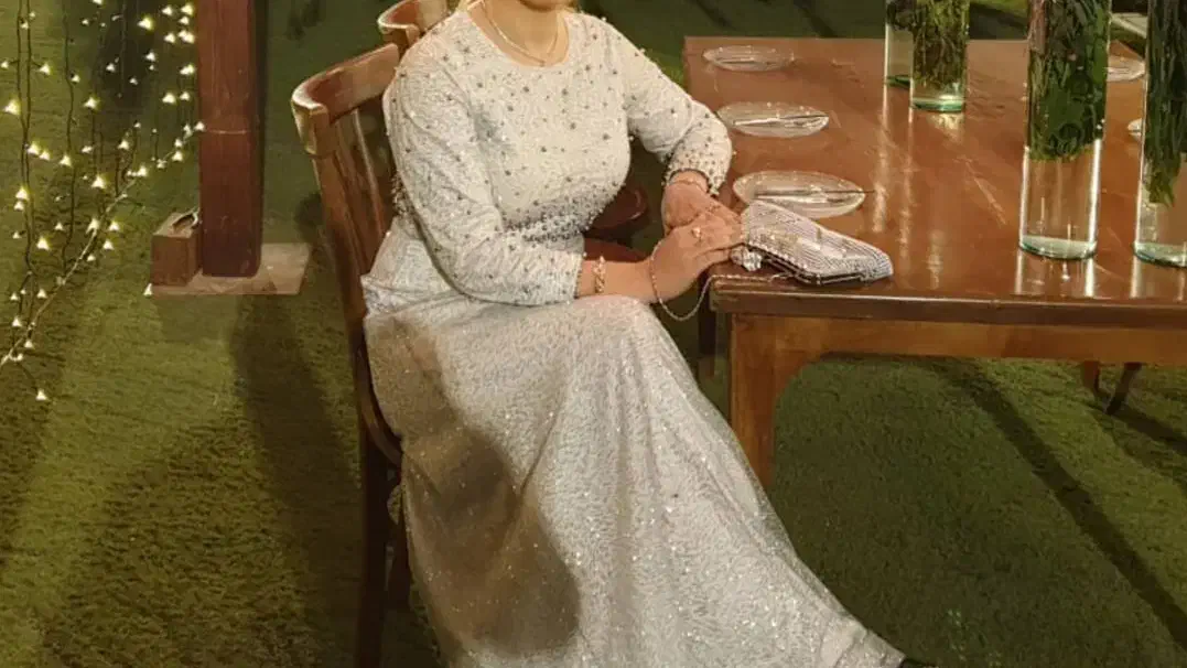 لباس شب|لباس|ری, اقدسیه|دیوار