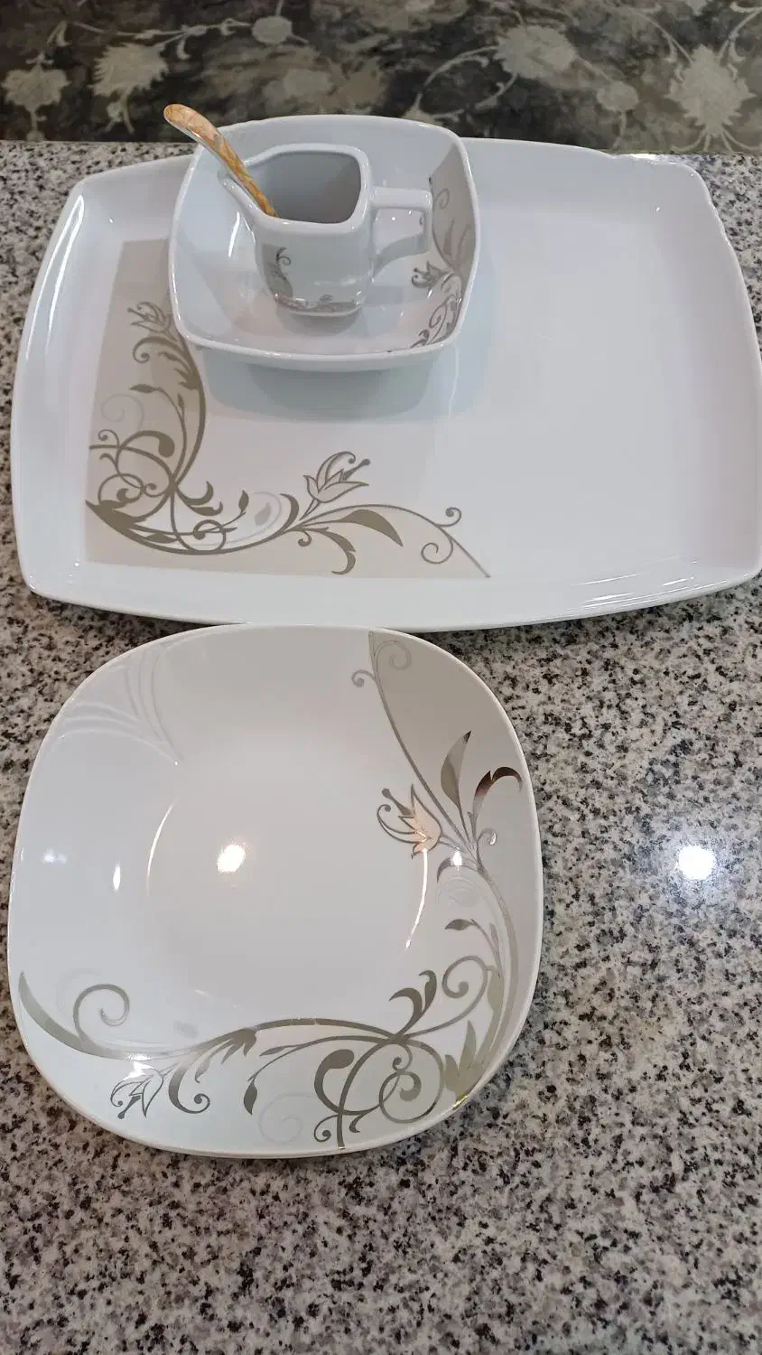 سرویس ۱۲ نفره چینی مقصود|ظروف سرو و پذیرایی|تیران, |دیوار