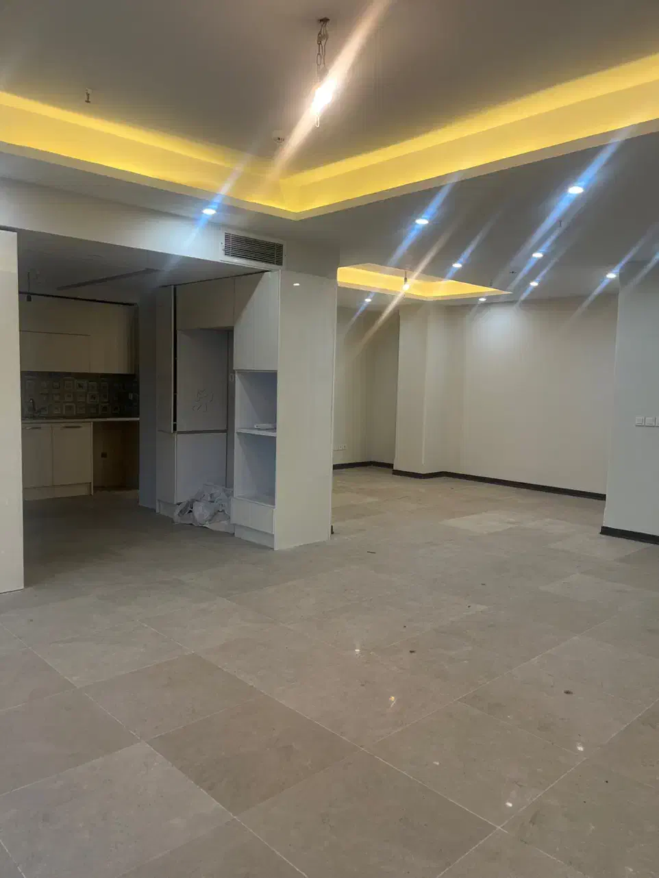 ۱۳۰ متری سه خواب ستارخان