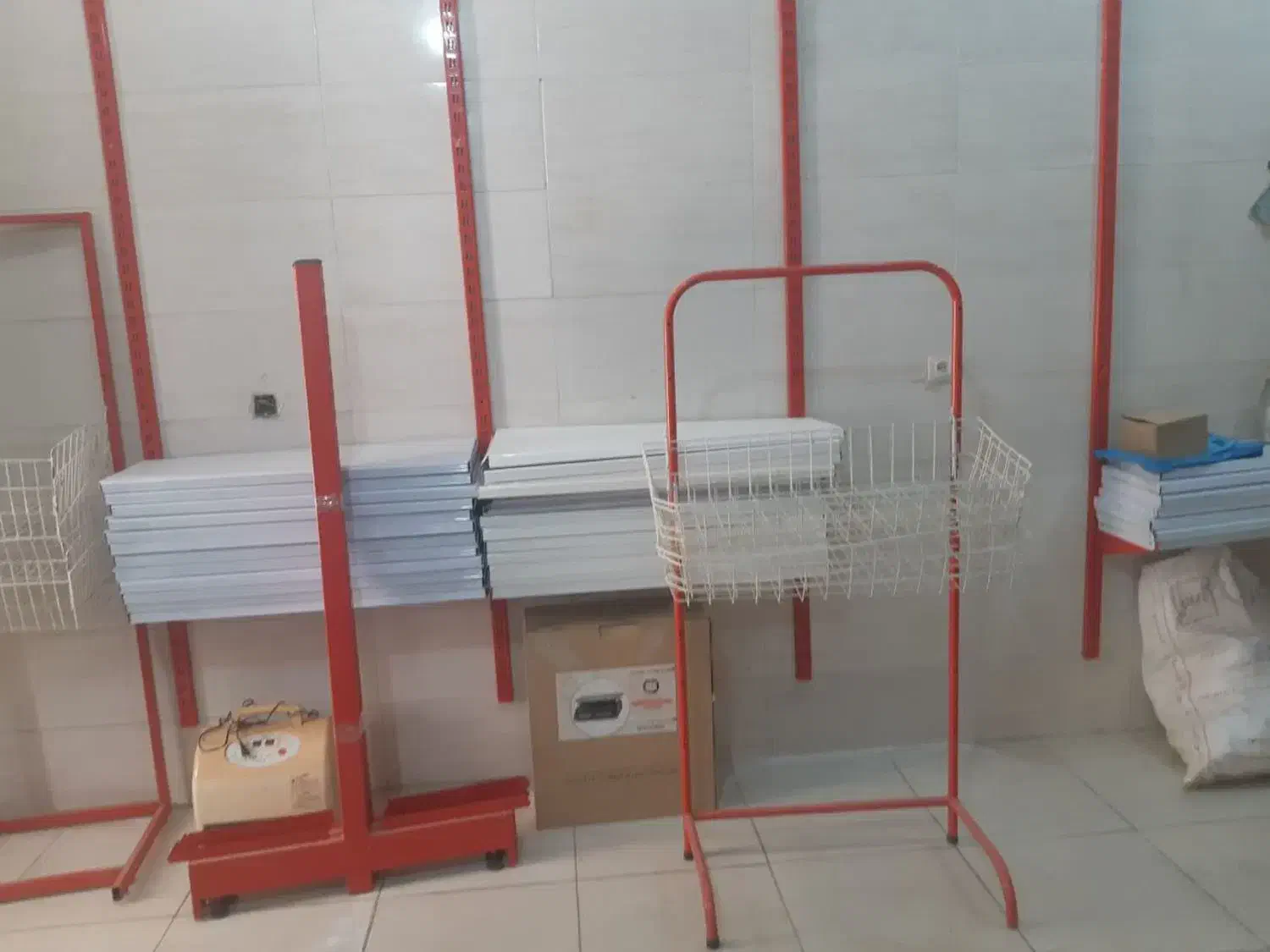 فروش قفسه فروشگاهی و ویترین|فروشگاه و مغازه|یاسوج, |دیوار