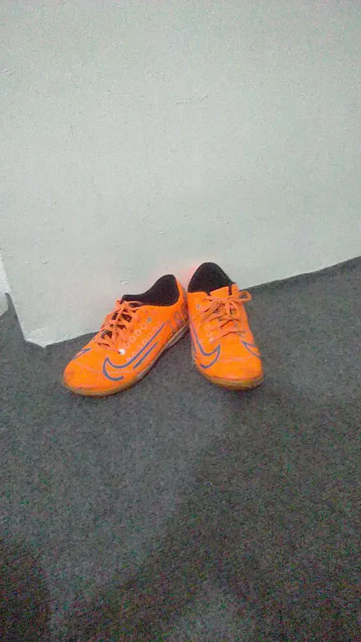 کفش فوتسال|کیف، کفش، کمربند|همدان, |دیوار