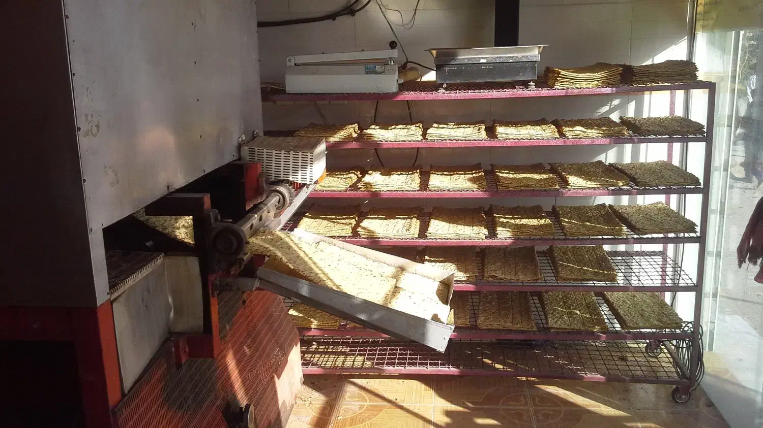 میز نانوایی و شیرینی و شاطر برقی و خمیر پهن کن|فروشگاه و مغازه|زرند, |دیوار