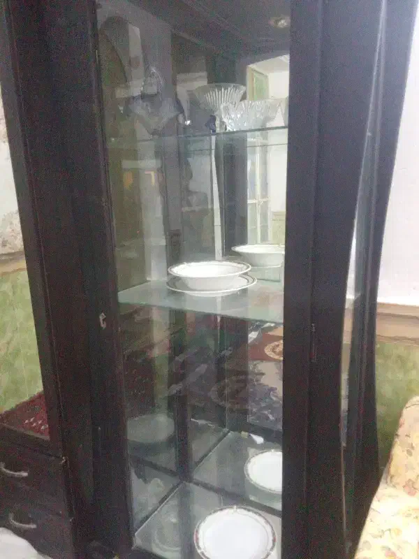 یک بوفه شیشه ای|بوفه، ویترین، کنسول|بجنورد, |دیوار