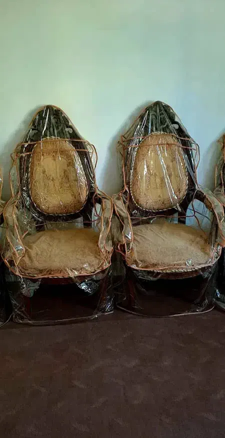 یک دست مبل سلطنتی ۹ نفره چوب گردو میز عسلی و بزرگ|مبلمان خانگی و میز عسلی|کرمان, |دیوار