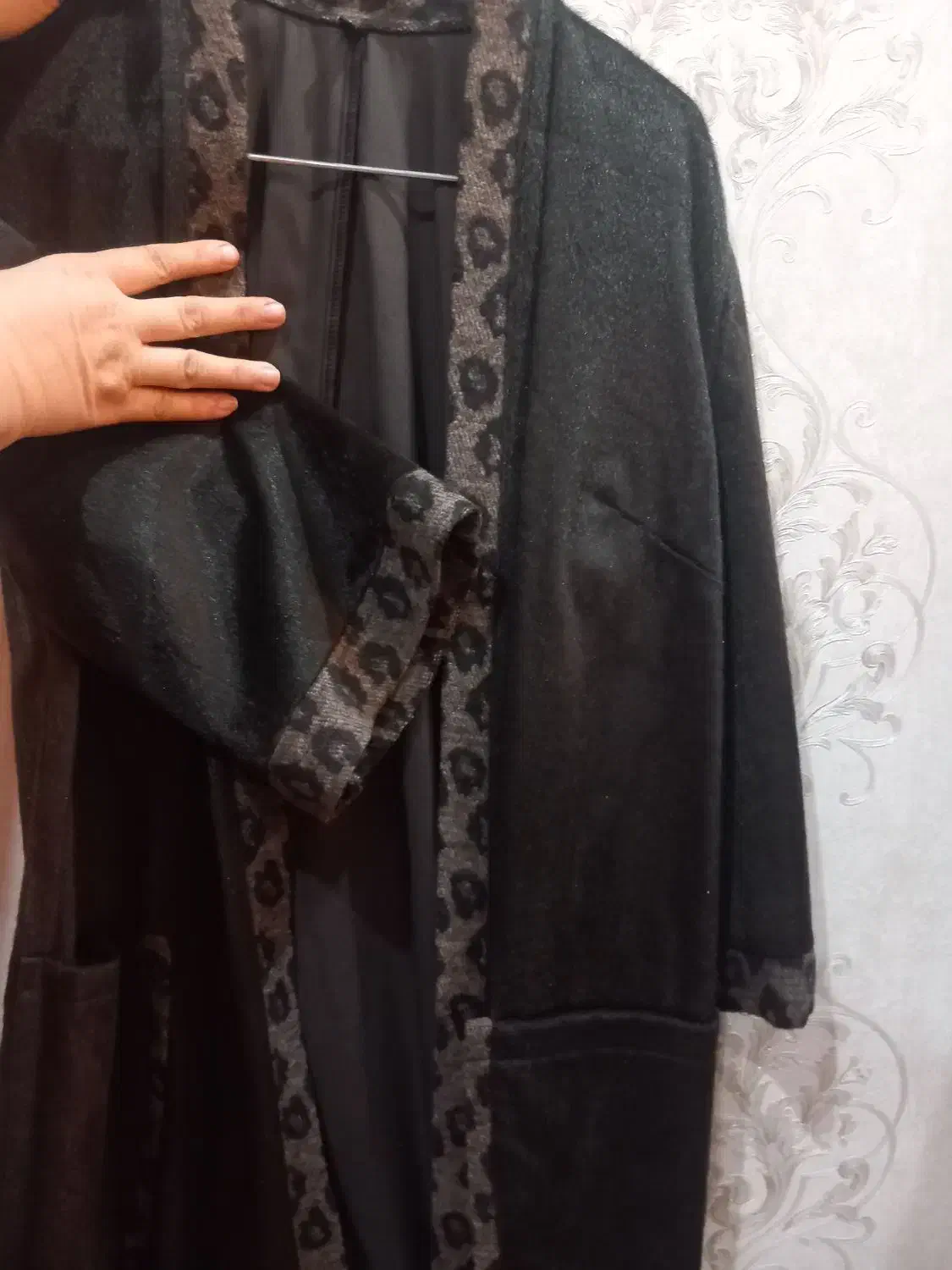 پالتو پلنگی|لباس|گرمدره, |دیوار