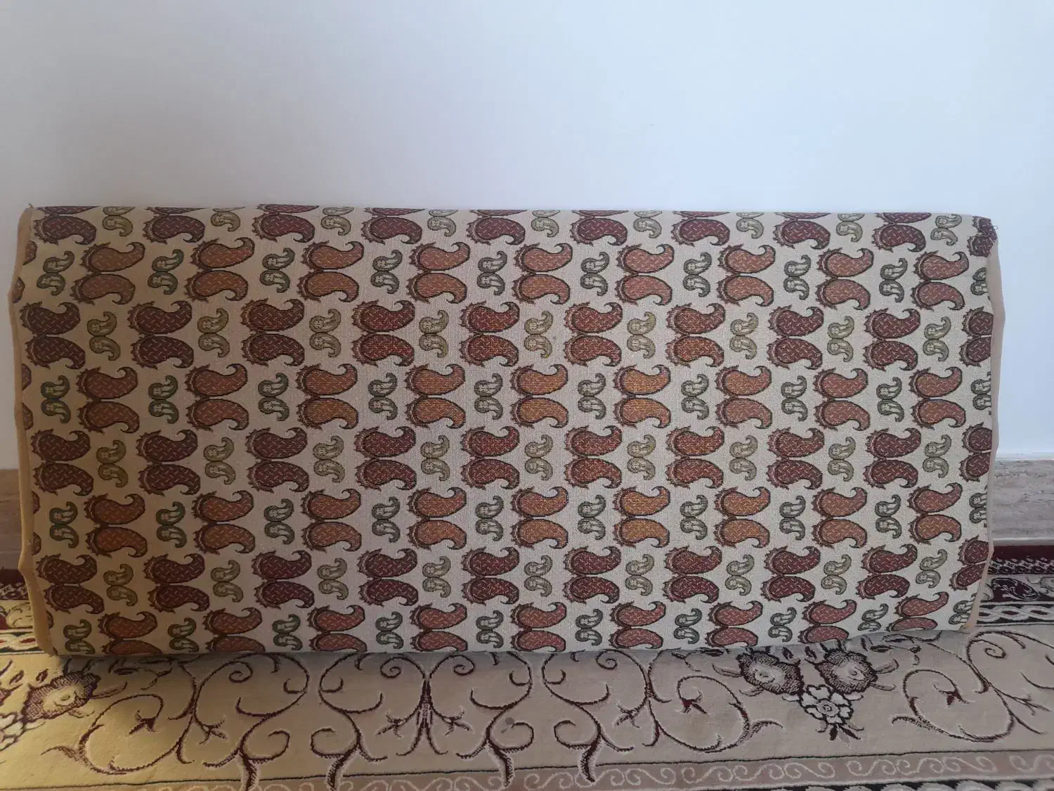 پشتی|پشتی|خرم‌آباد, |دیوار