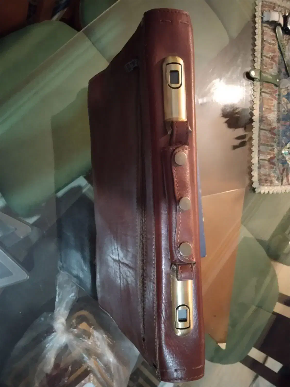 کیف چرم|کیف، کفش، کمربند|کیش, |دیوار