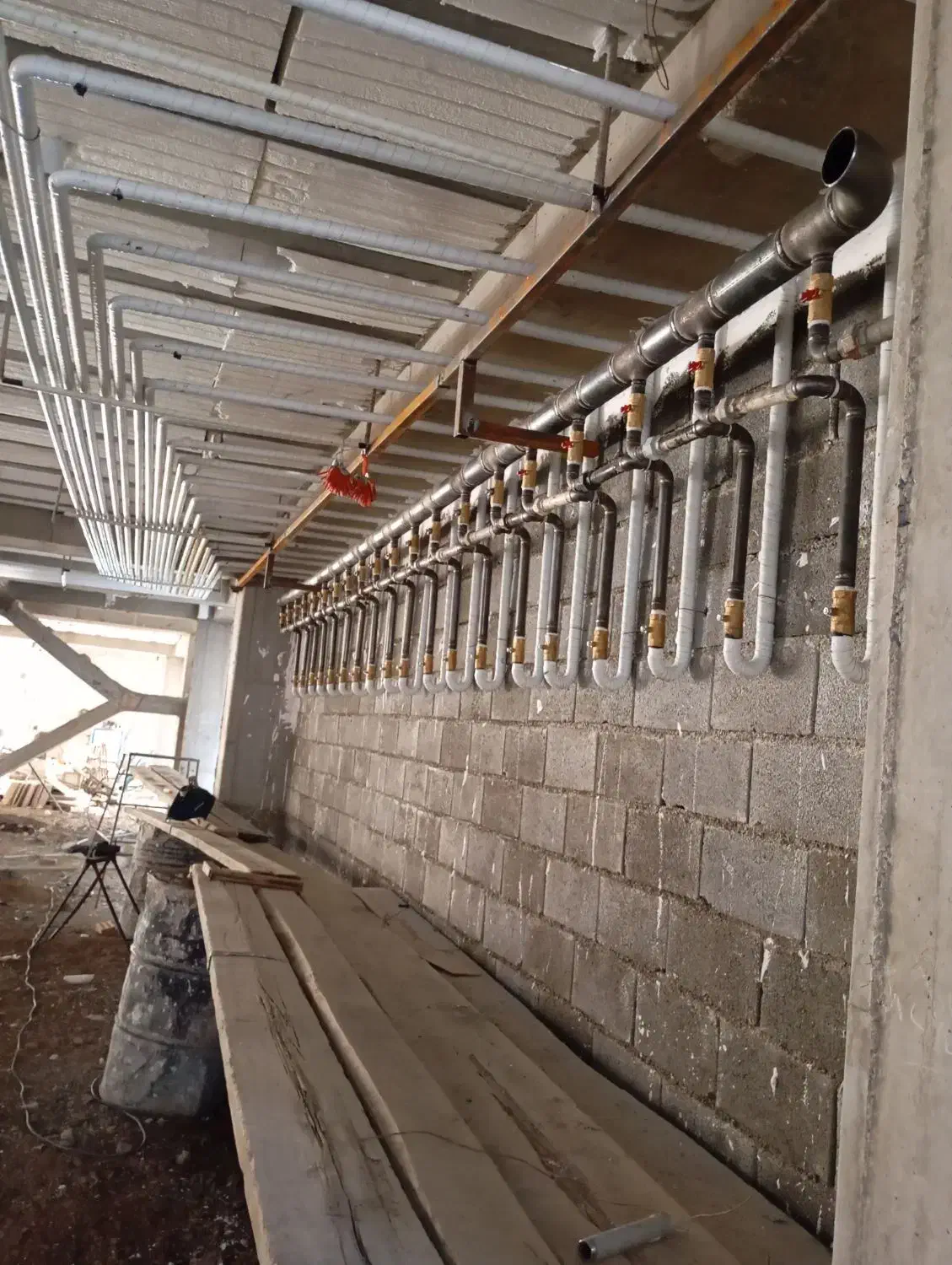 لوله کشی گاز و آتش نشانی کلی وجزعی|خدمات پیشه و مهارت|پرند, فاز ۱|دیوار