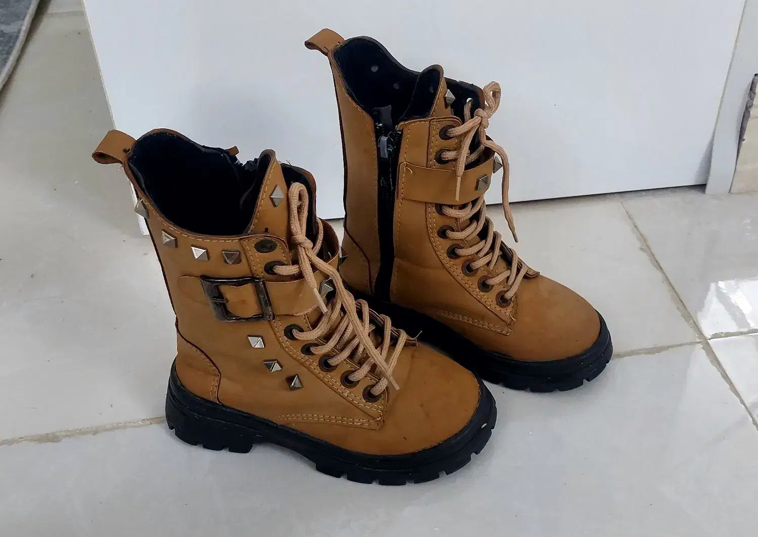 نیم بوت بچه گانه|کیف، کفش، کمربند|رشت, گیل|دیوار