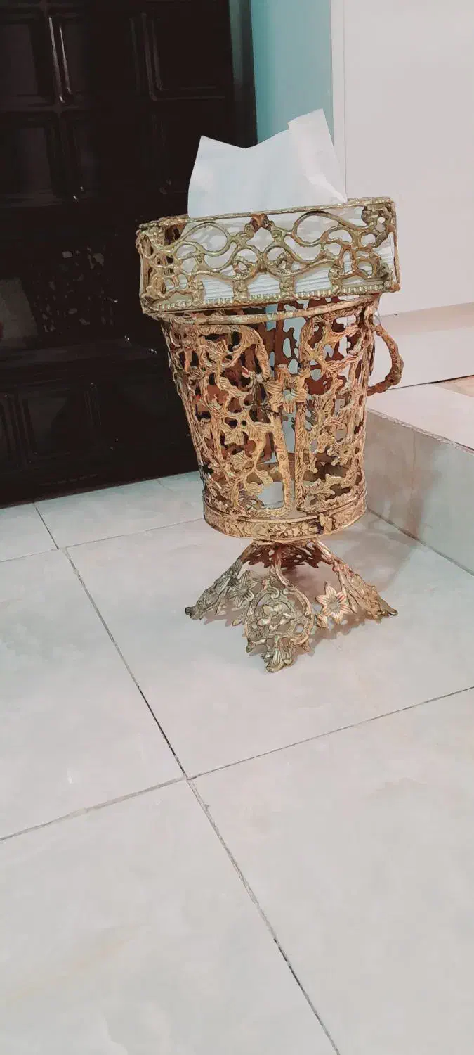 سطل آشغال و جا دستمال کاغذی برنزی|مجسمه، تندیس، ماکت|شهریار, شهرک امیریه|دیوار