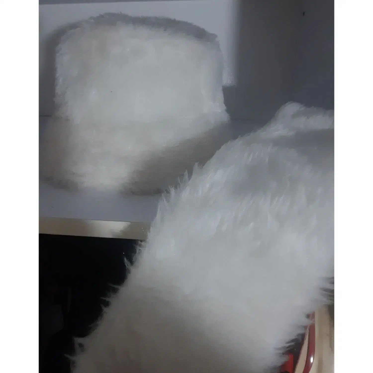 کلاه شال و گردن خز|لباس|رودهن, |دیوار