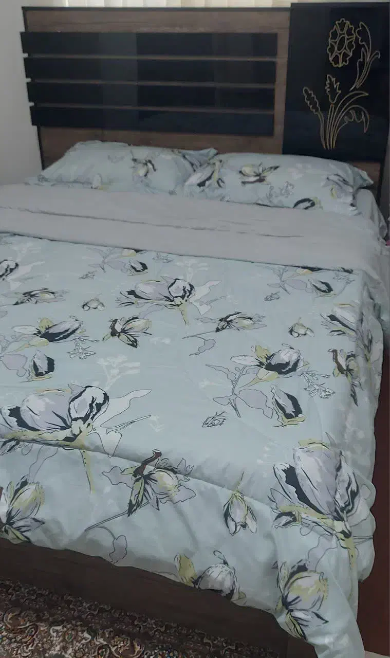 سرویس تخت خواب دو نفره و میز آرایش|تخت و سرویس خواب|کنارک, |دیوار