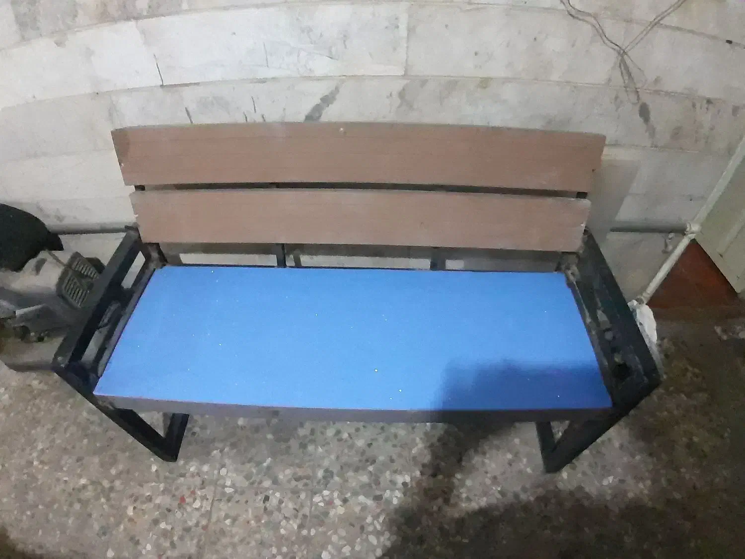 نیمکت آهنی|صندلی و نیمکت|شاهین‌شهر, عطار|دیوار