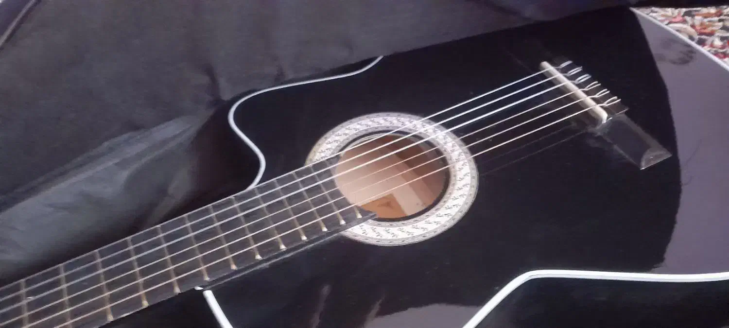 گیتار king|گیتار، بیس، امپلیفایر|زرند, |دیوار