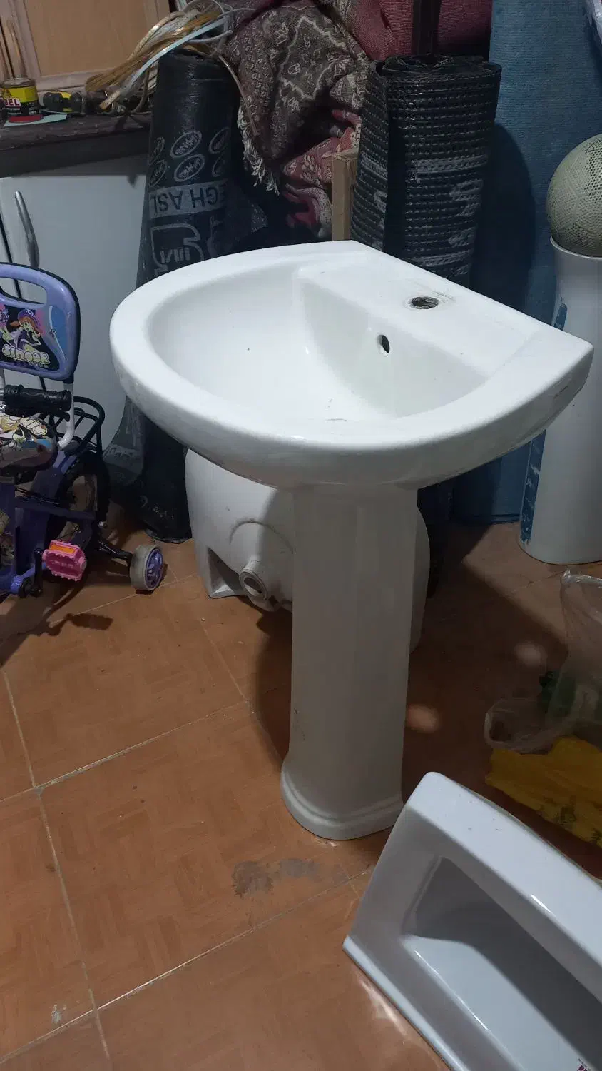 روشویی|لوازم سرویس بهداشتی|بومهن, |دیوار