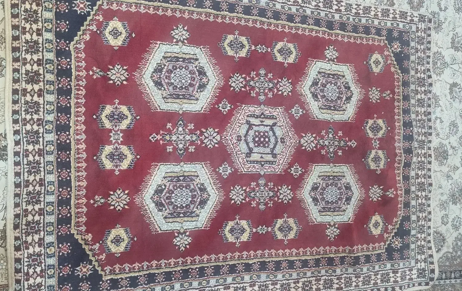 دوتا قالیچه ماشینی|فرش|ورامین, ورامین|دیوار