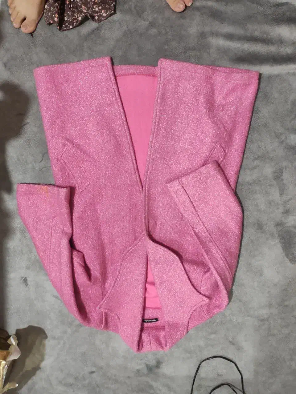 مانتو .پالتو.بارانی زنانه|لباس|رشت, یخسازی|دیوار